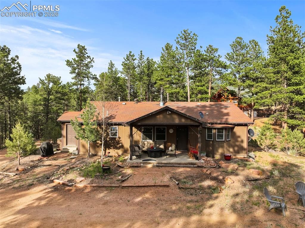 1110 Pikes Peak Dr — photo 1