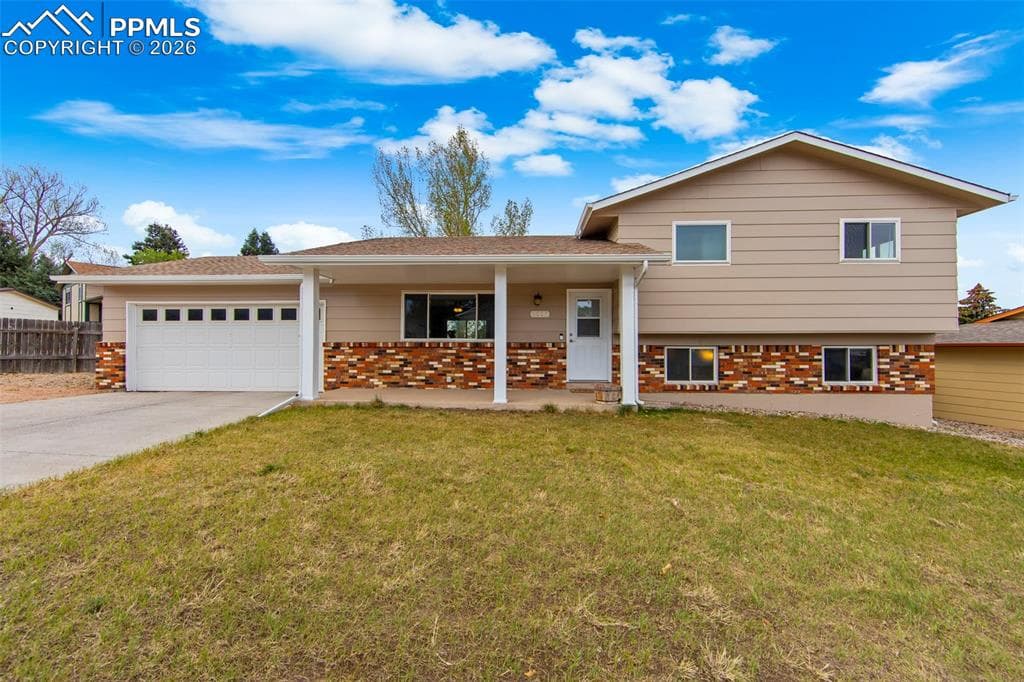 3005 Vickers Dr — photo 1