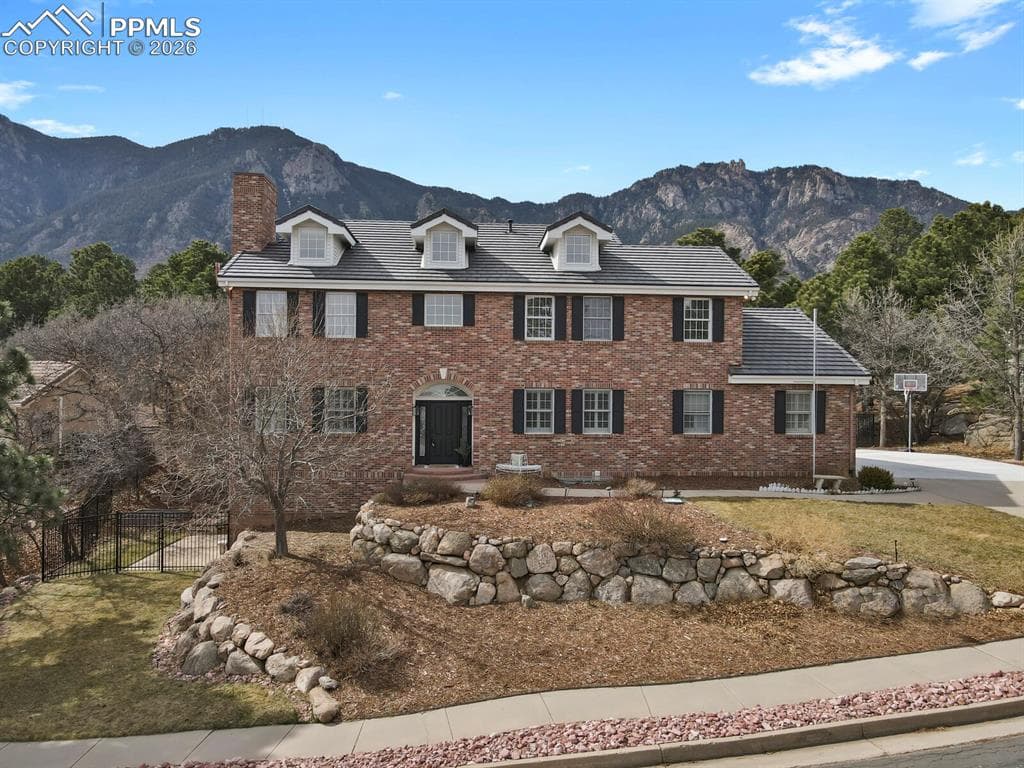 4930 Langdale Way — photo 1