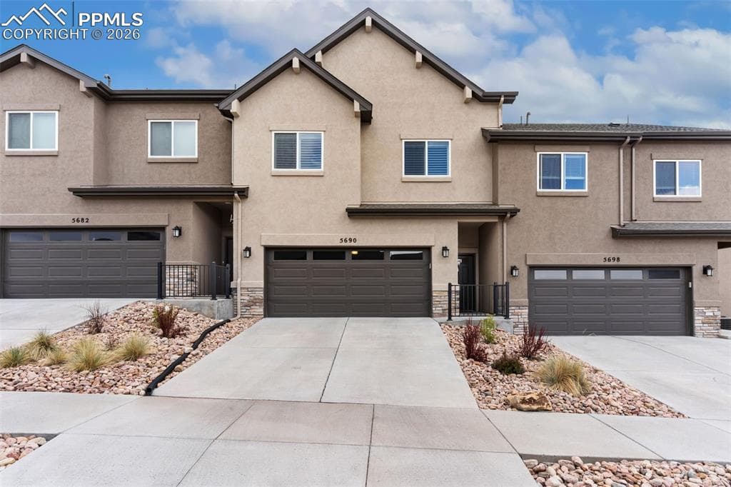 5690 Villa Lorenzo Dr — photo 1