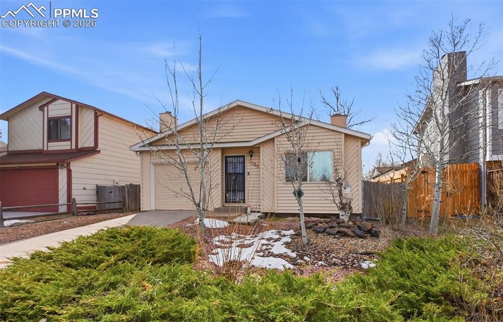 6385 Bismark Rd — photo 1