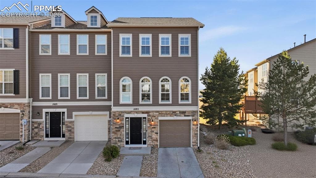 1095 Walters Point — photo 1