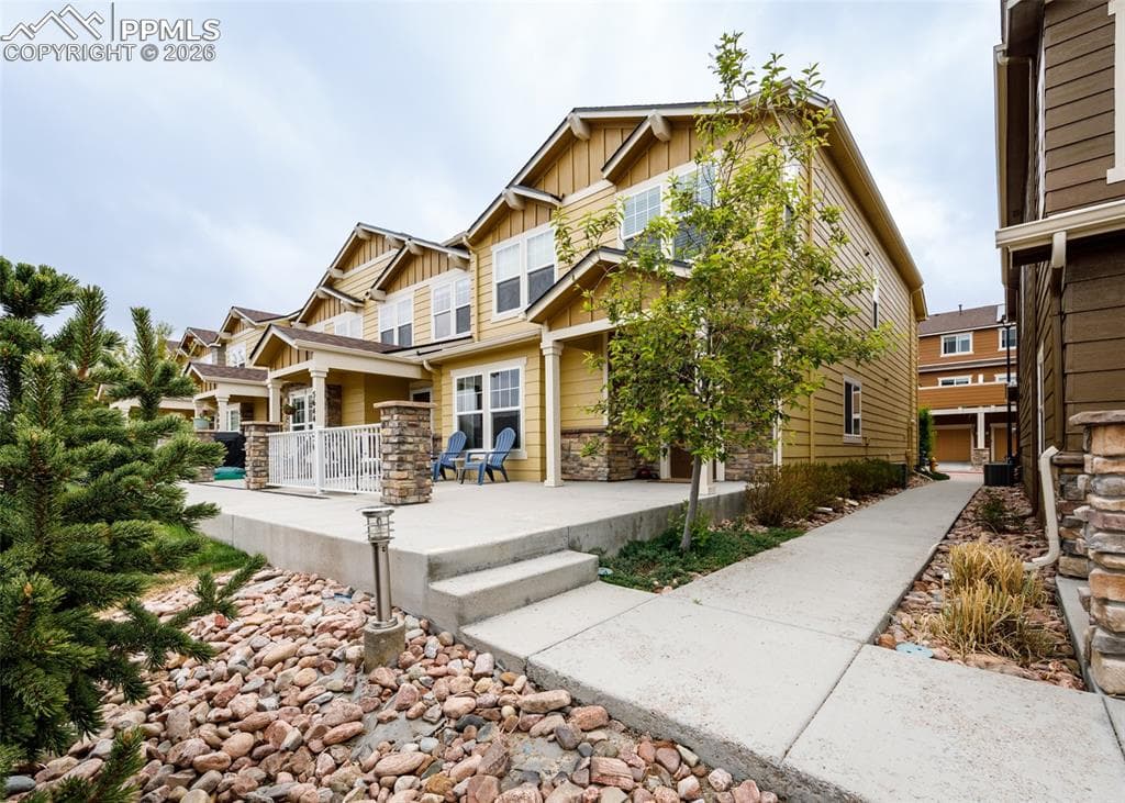 5640 Shamrock Heights — photo 1