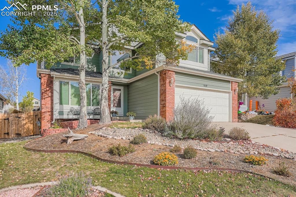 160 Holbrook St — photo 1