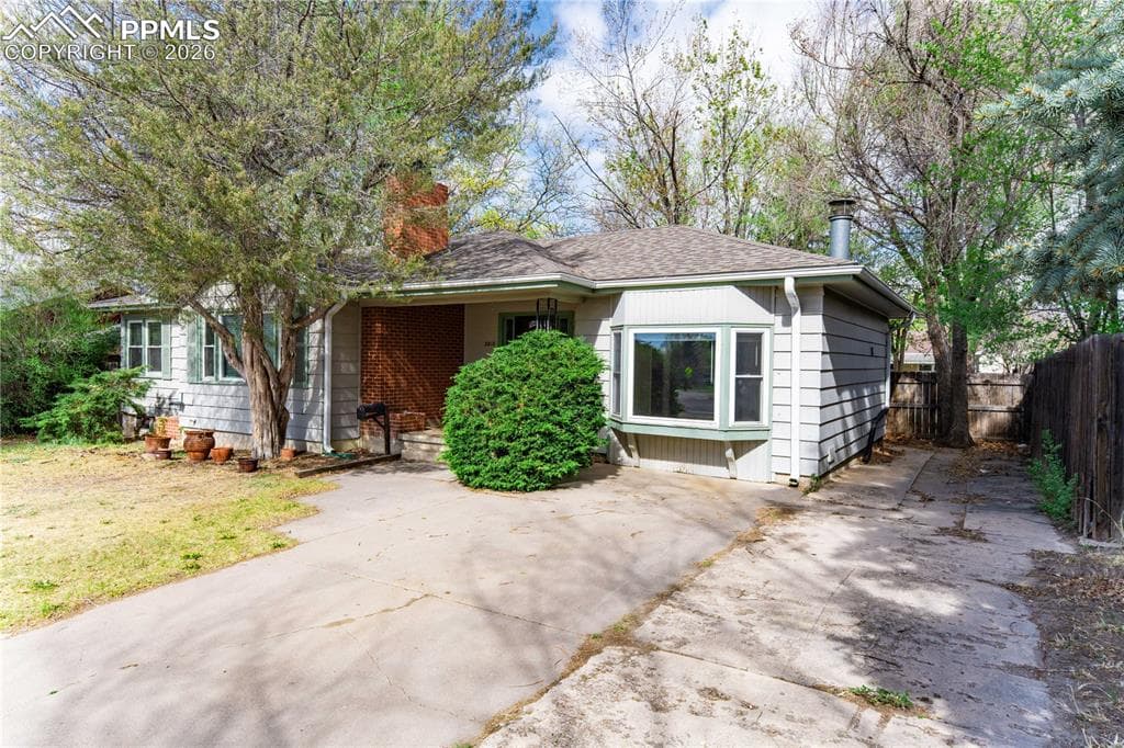 2818 TEMPLETON GAP RD - Photo 1
