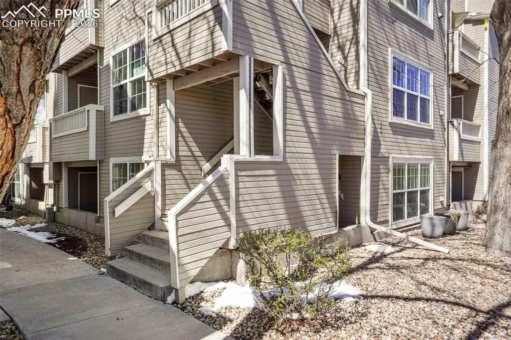 5702 W Asbury Pl 102 — photo 1