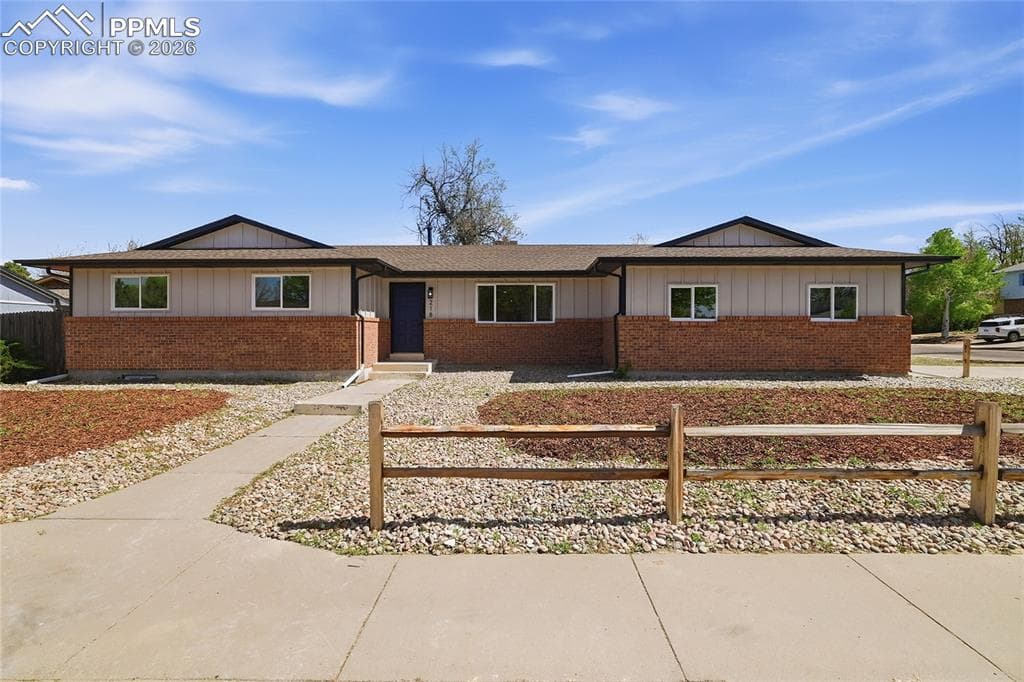 218 STARLITE DR - Photo 1
