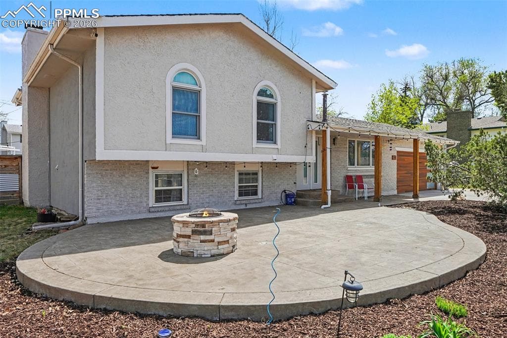 6727 Duke Dr — photo 1