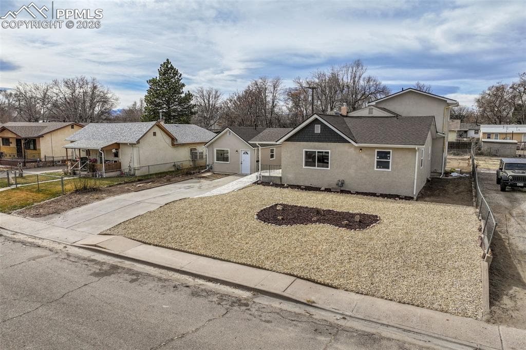 1725 Brown Ave — photo 1