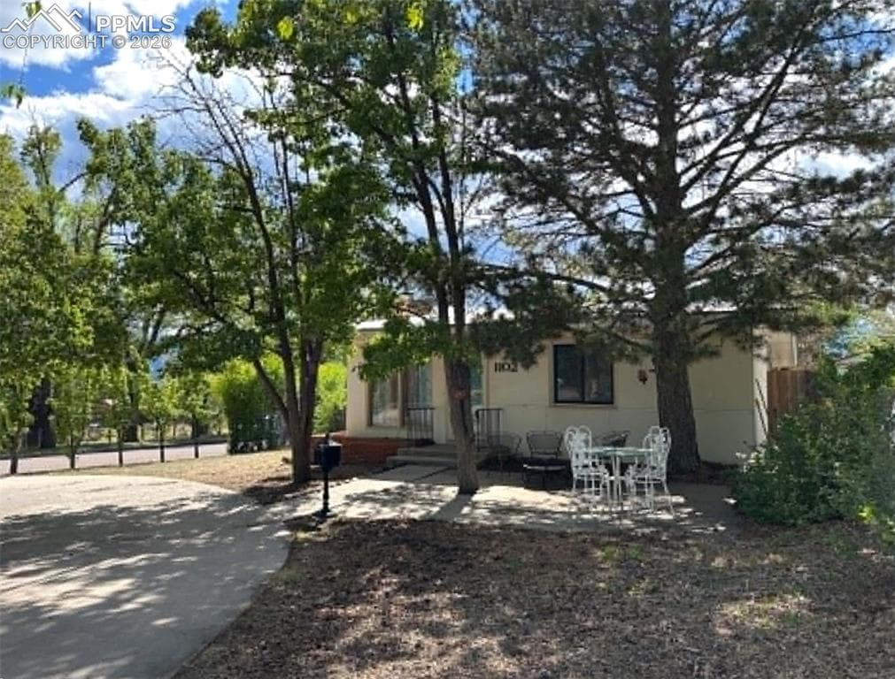 1102 Iowa Ave — photo 1