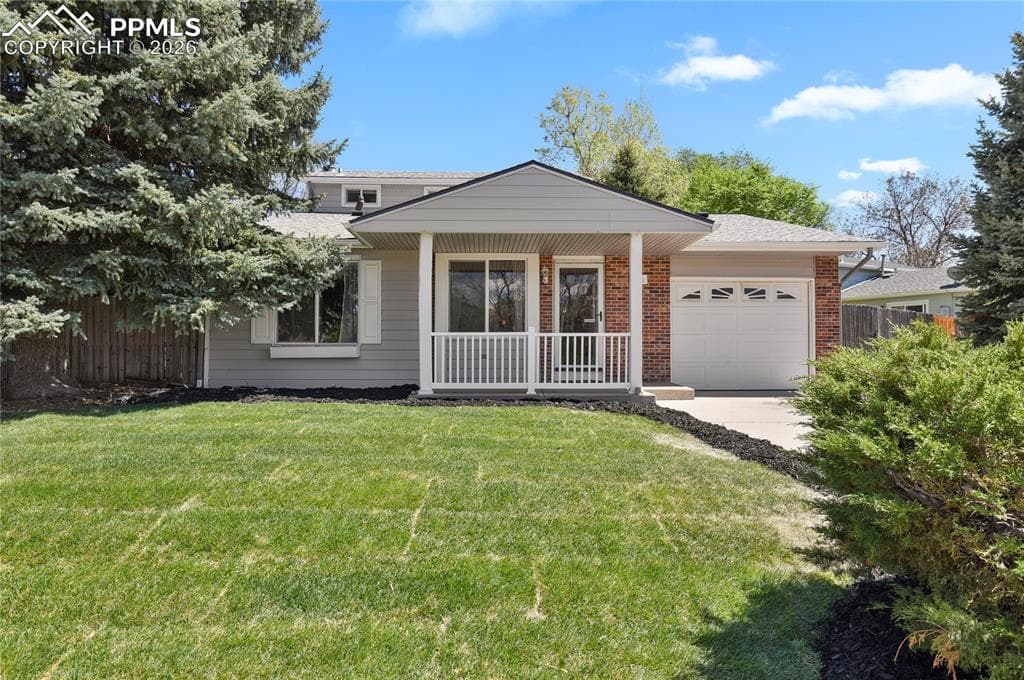 735 Badger Dr — photo 1