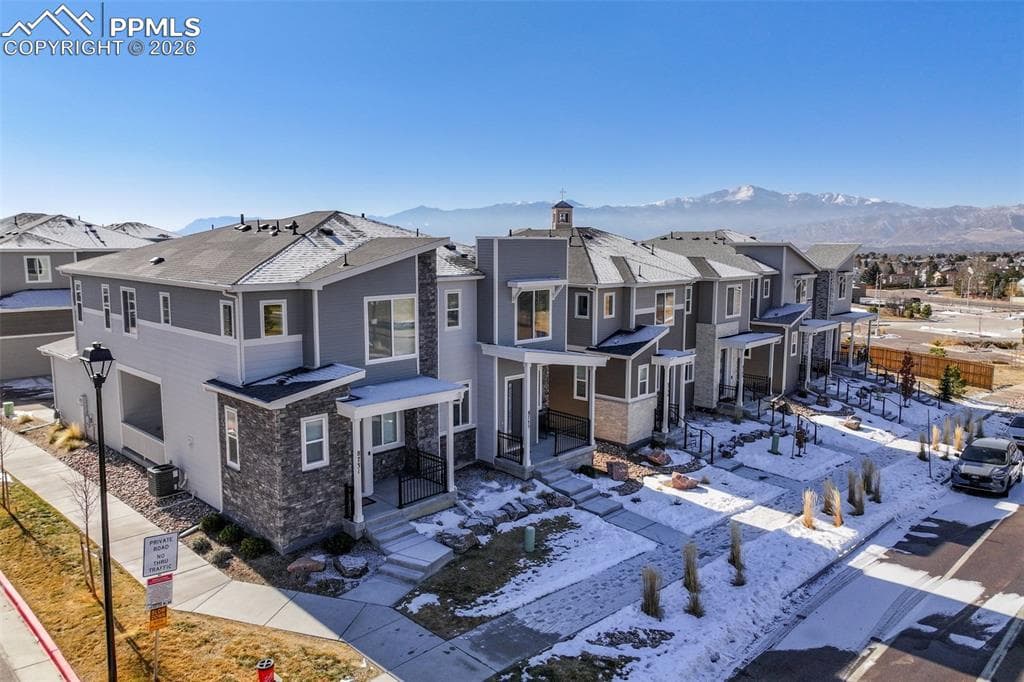8735 SCARBOROUGH DR - Photo 1