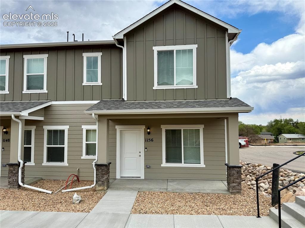 1156 Babette Heights — photo 1