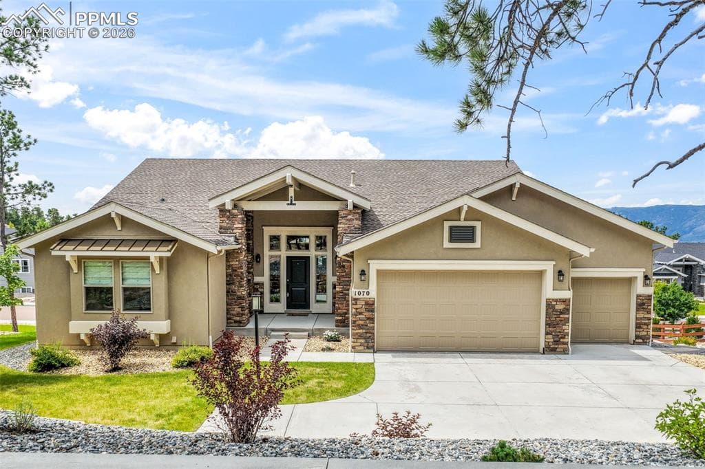 1070 Panoramic Dr — photo 1