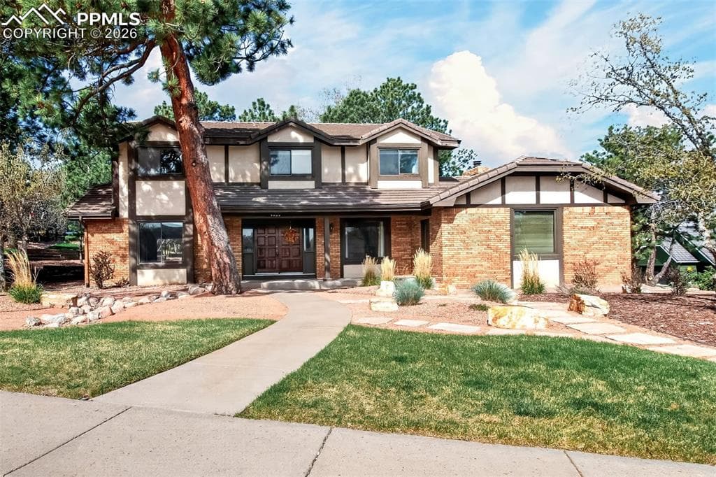1055 Point Of The Pines Dr — photo 1