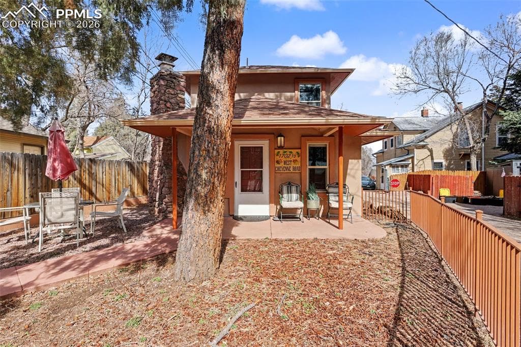 1702-1/2 W Cheyenne Rd — photo 1