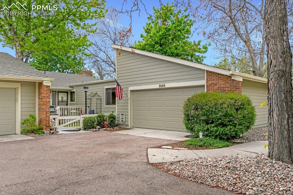 3505 Clubheights Dr — photo 1