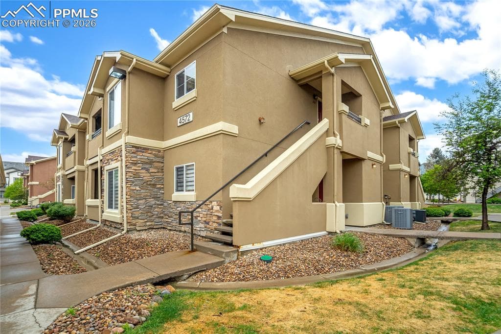 4572 Copeland Loop 102 — photo 1