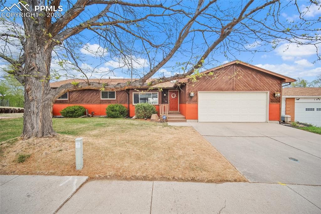 1453 E Friendship Ln — photo 1