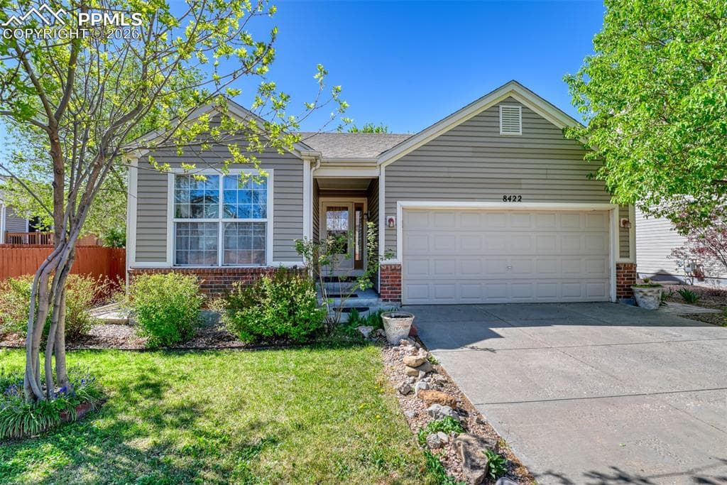 8422 SILVER GLEN DR - Photo 1