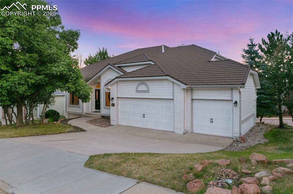 2565 Edenderry Dr — photo 1