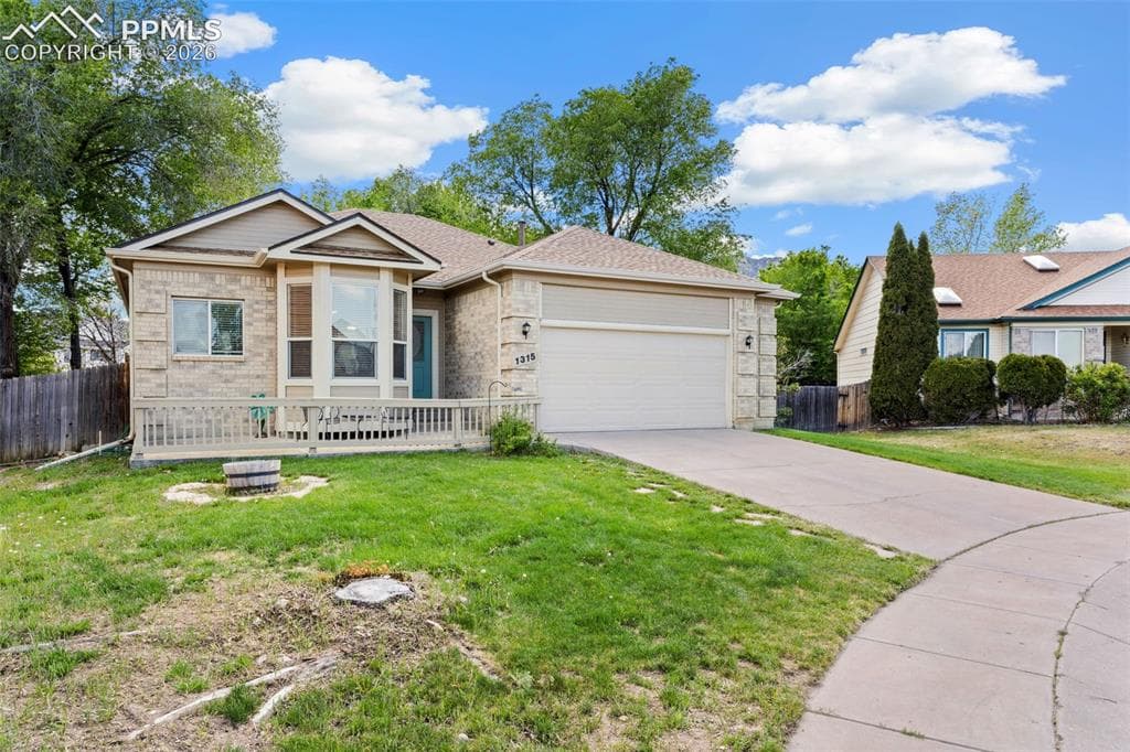 1315 Eastmeadow Ct — photo 1