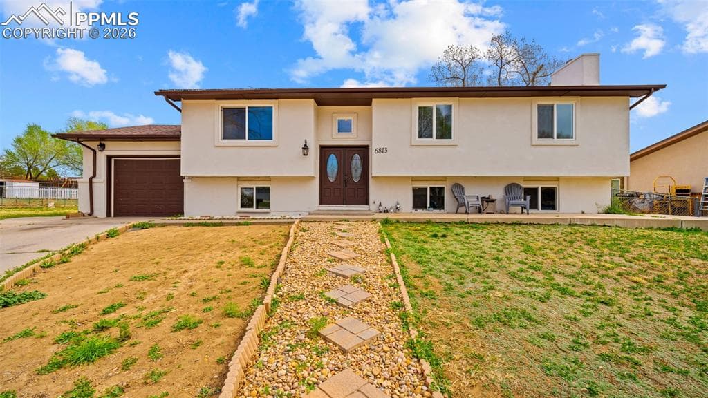 6813 Chesterfield Ct — photo 1