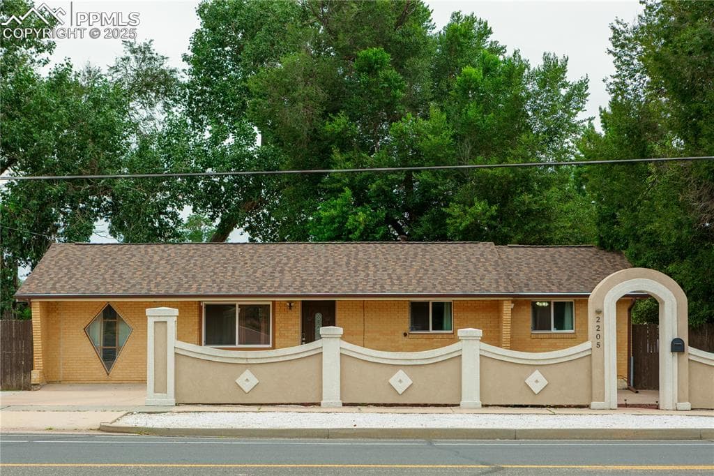2205 Airport Rd — photo 1