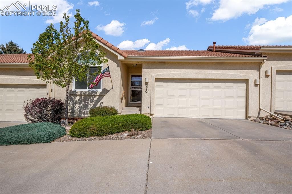 270 Luxury Ln — photo 1