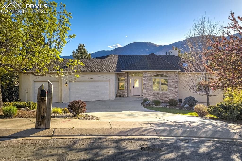 2285 Angelbluff Ct — photo 1