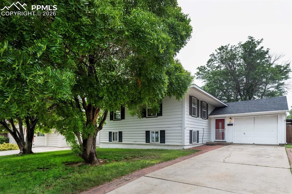 61 Louis Nelson Rd — photo 1