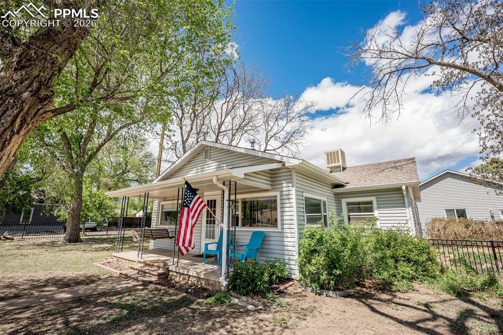 1922 W Cucharras St — photo 1