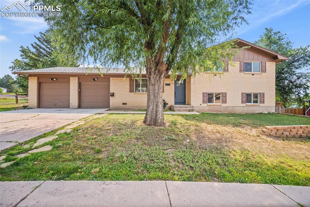 1333 Holmes Dr — photo 1