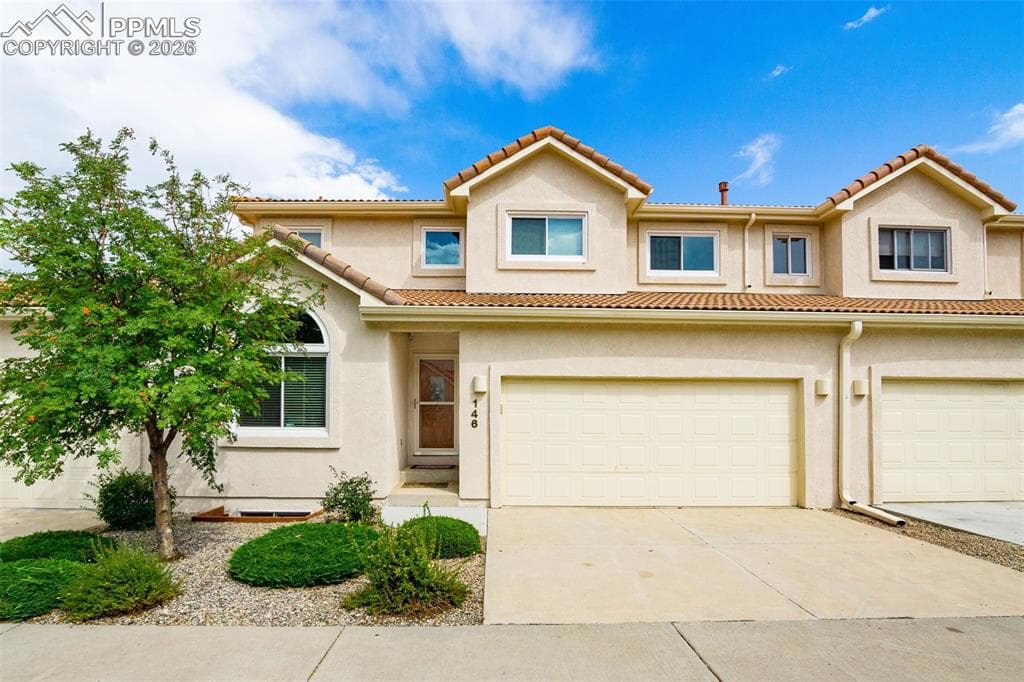146 Luxury Ln — photo 1