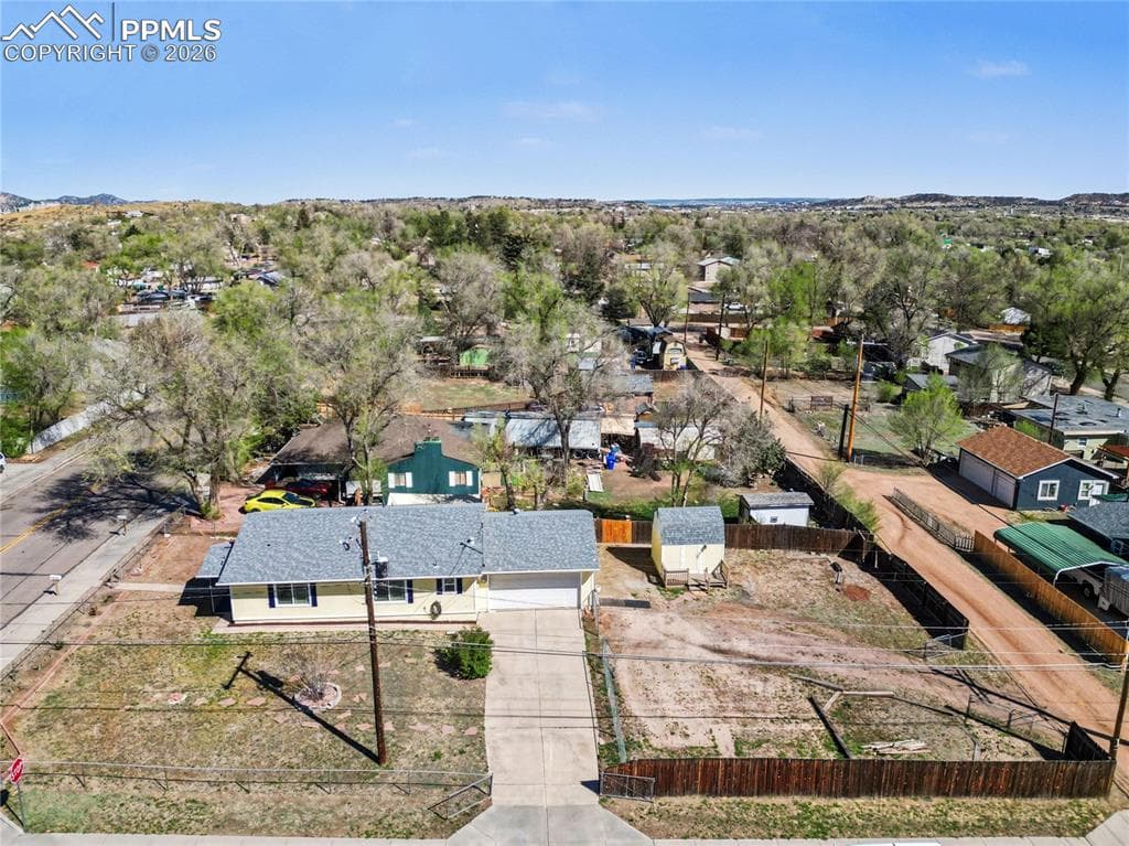 2205 N Chestnut St — photo 1