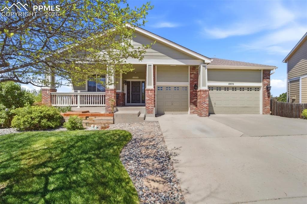 6976 Cobblecreek Dr — photo 1