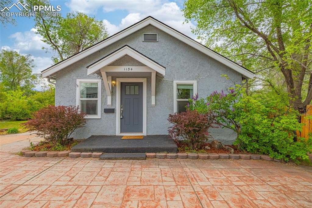 1134 N Arcadia St — photo 1