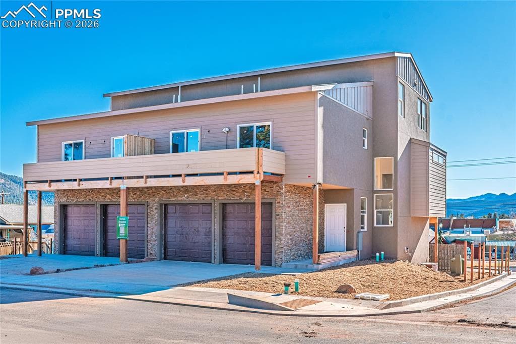 205 W Henrietta Ave — photo 1