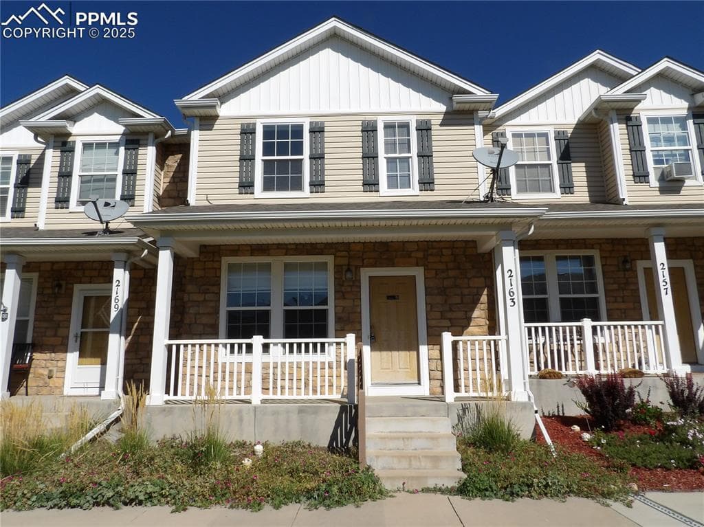 2163 Squawbush Ridge Grove — photo 1