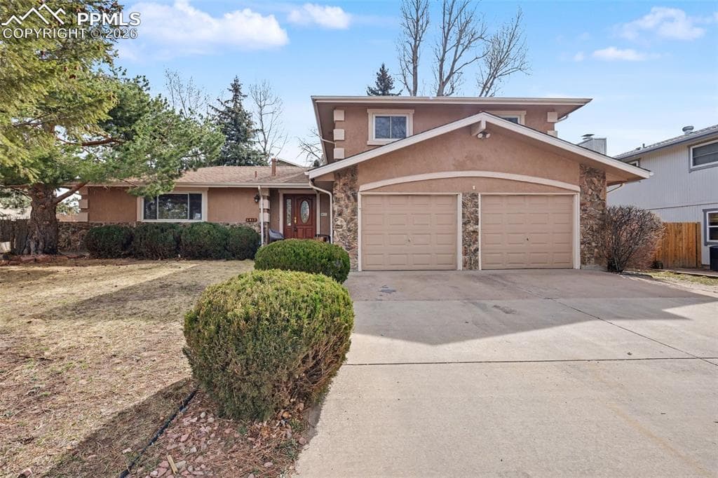 6417 DEWSBURY DR - Photo 1