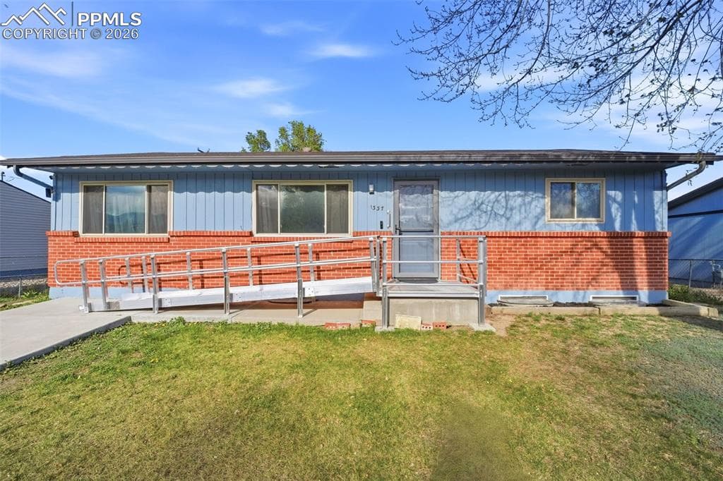 1337 Maxwell St — photo 1