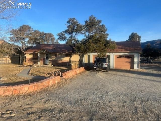 216 Crossman Ave — photo 1