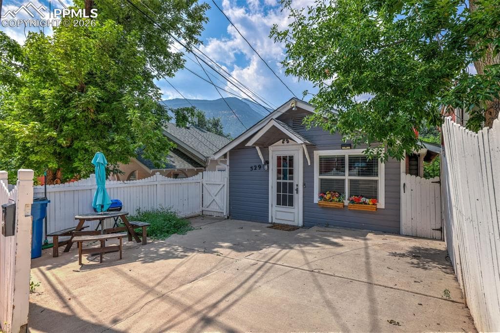 529 CANON AVE - Photo 1