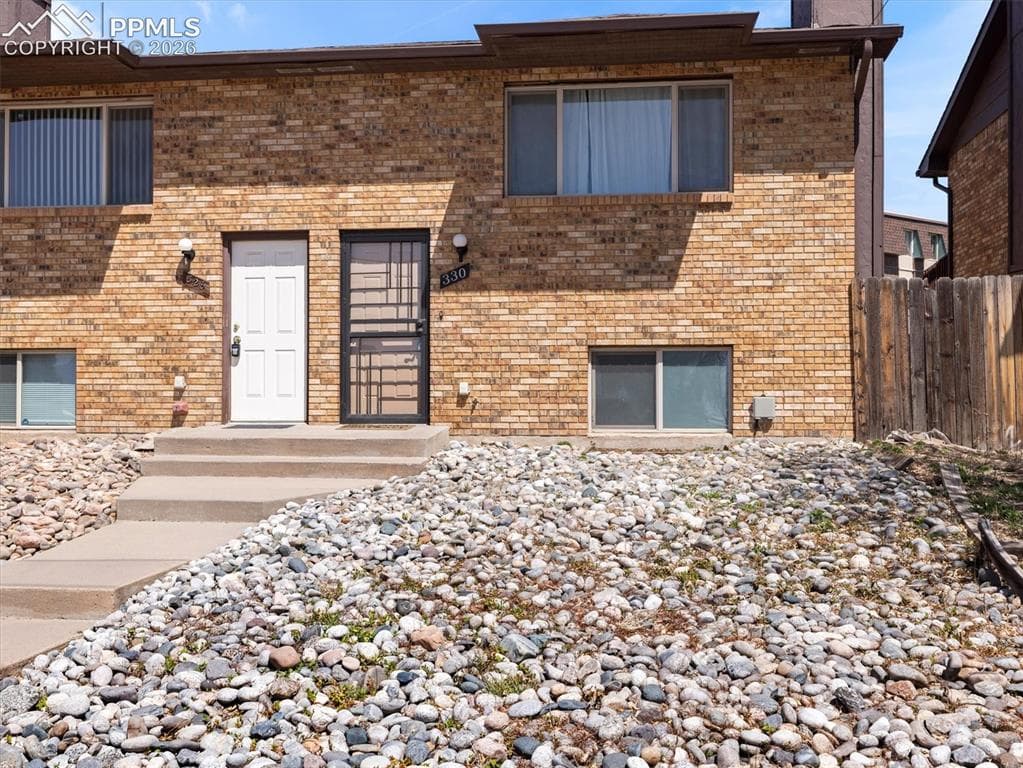 330 Mount View Ln — photo 1