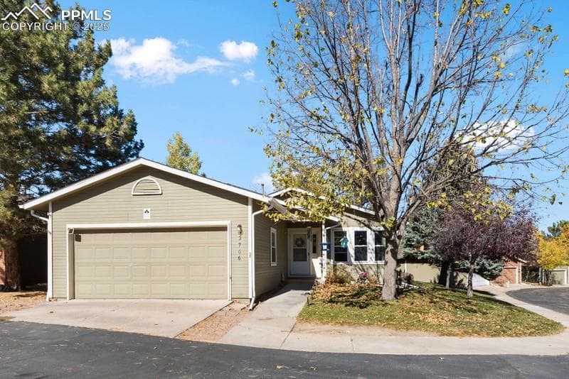 2706 Veteran Heights — photo 1
