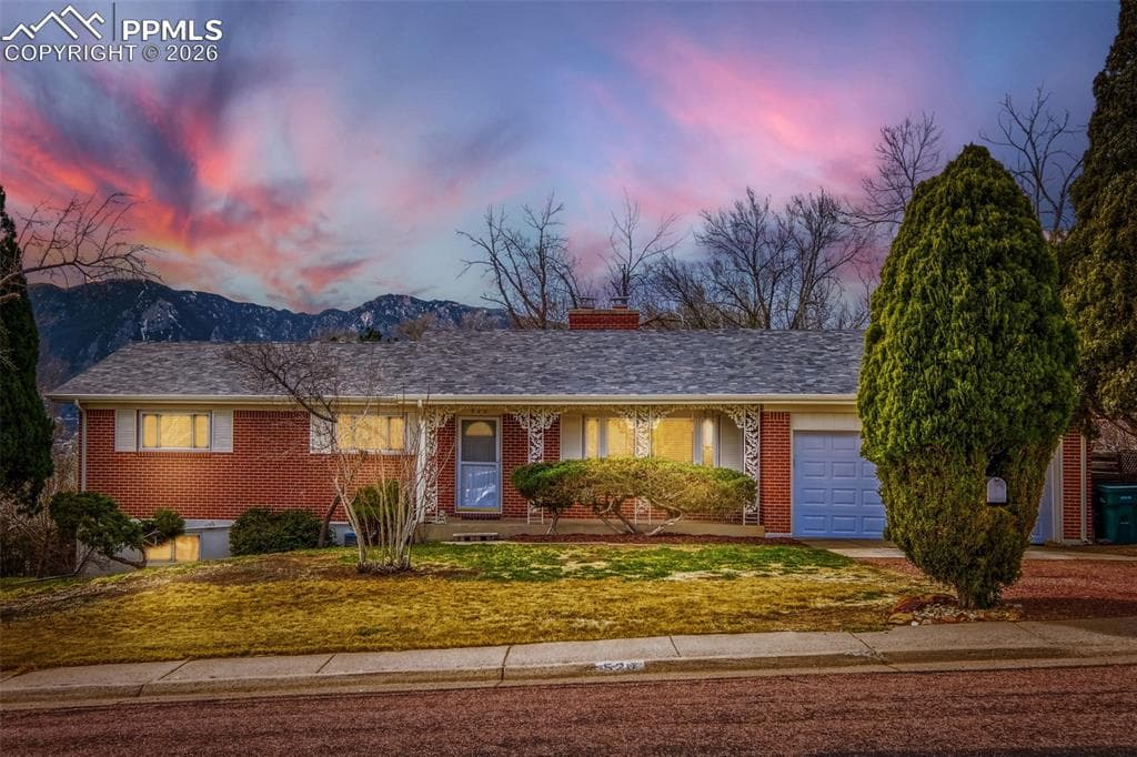 520 Crestridge Ave — photo 1