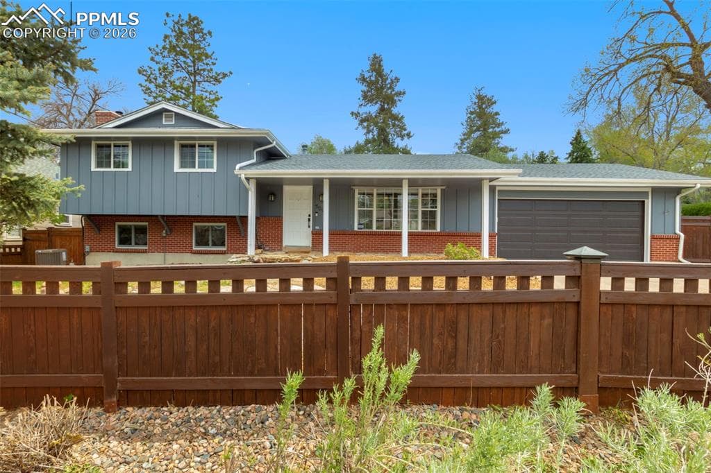 509 W CHEYENNE RD - Photo 1
