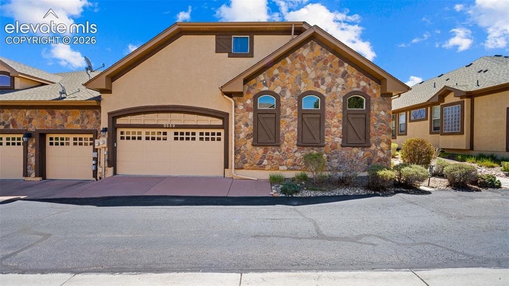 9659 Carriage Creek Point — photo 1