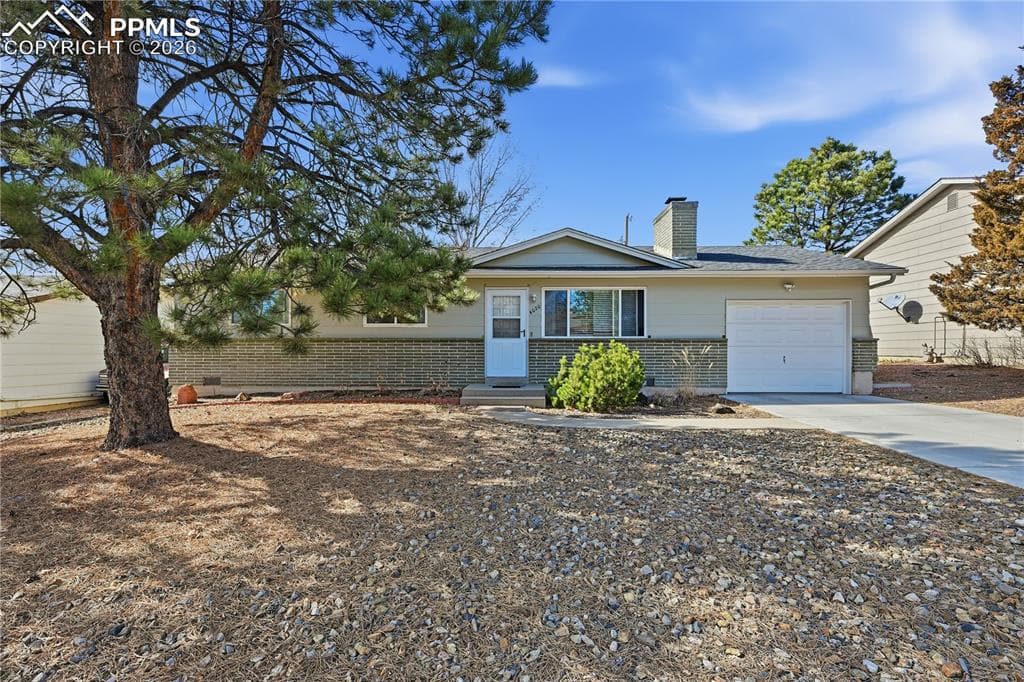 4020 E Darby Circle — photo 1