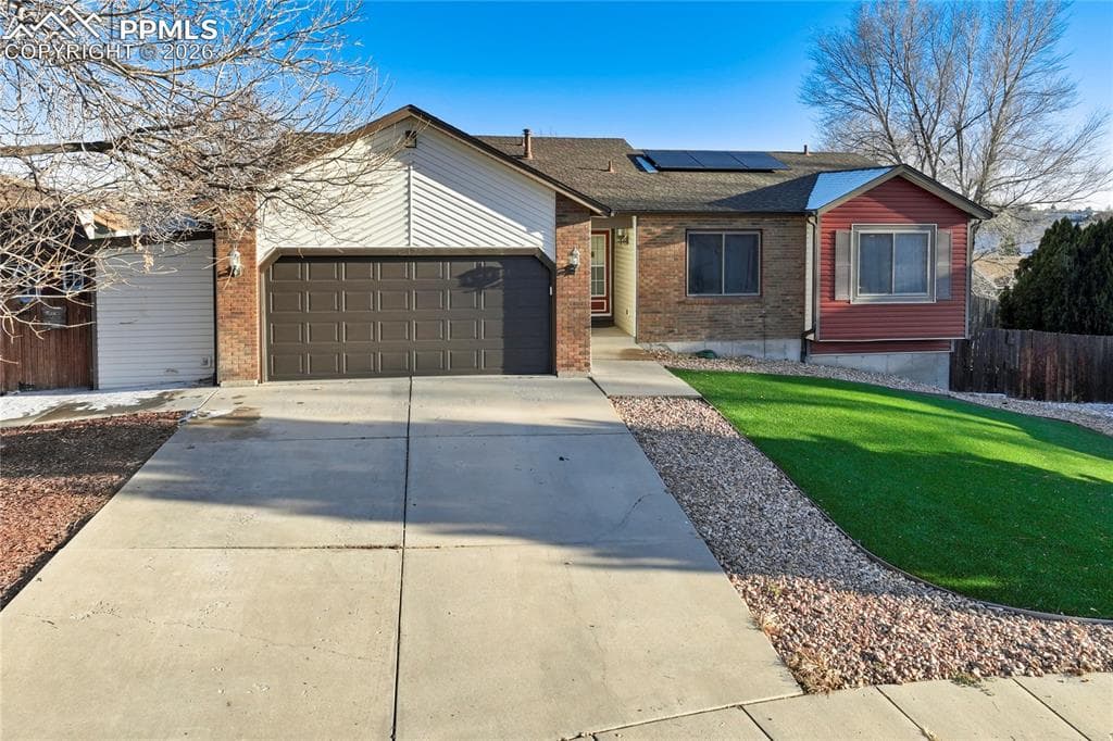 5425 Huxley Ct — photo 1